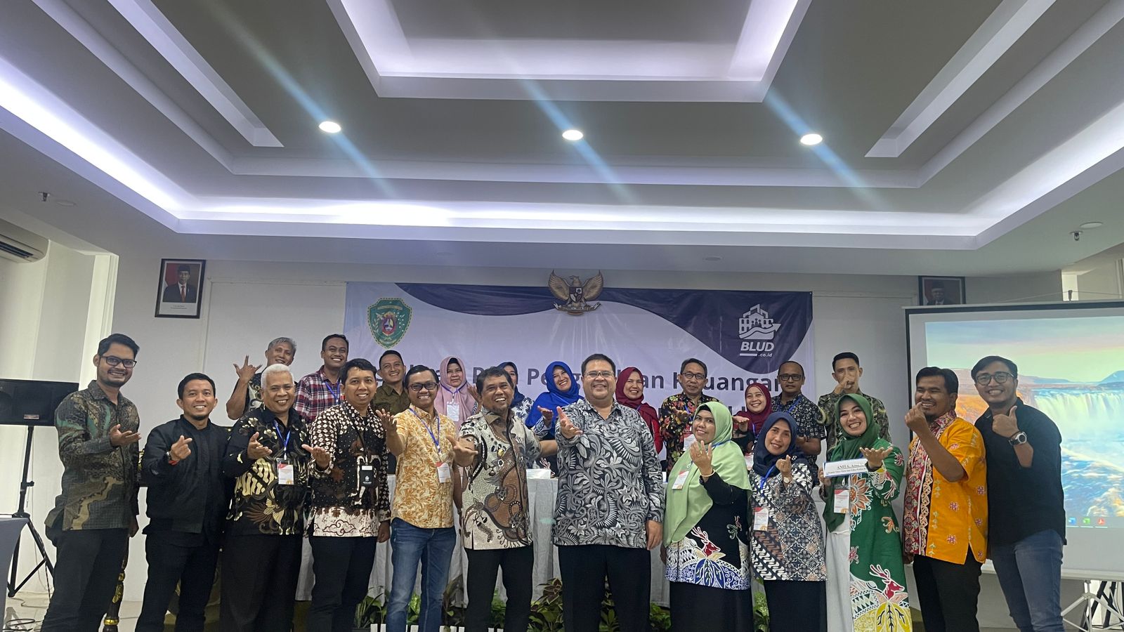 SOSIALISASI POLA PENGELOLAAN KEUANGAN BADAN LAYANAN UMUM DAERAH (BLUD) RSUD RATU AJI PUTRI BOTUNG KALIMANTAN TIMUR